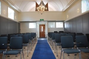 Kerkstoelen baptistenkerk Workum (2)