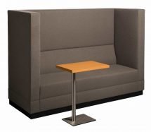 Akoestische bank met laptop tafel