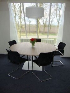 Kantoorinrichting: Ronde vergadertafel