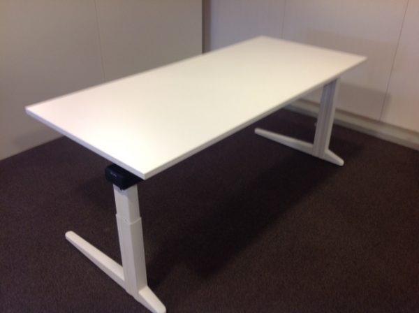Refurbished Ahrend Essa bureau